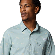 Columbia Wild Cast Camp Athletic Button-Down Shirt, Active Fit, Crushed Blue Troutopia, Short Sleeve, X-Large, 212080