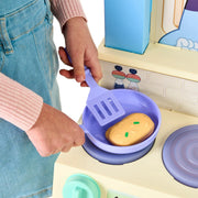 Bluey 18052 Cook With Chef Bluey Kitchen Playset, 20+ Sounds, Phrases, Music and Lights, Ages 3+, Toddler Toys