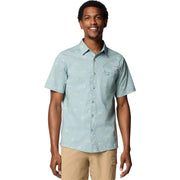 Columbia Wild Cast Camp Athletic Button-Down Shirt, Active Fit, Crushed Blue Troutopia, Short Sleeve, X-Large, 212080