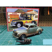Round 2 AMT1197M AMT 1941 Plymouth Coupe (Coca-Cola) 2T 1/25 Scale Model Kit