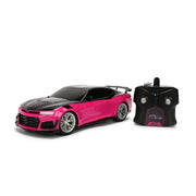 Jada Toys Pink Slips 1:16 Scale 2024 Chevy Camaro ZL1 1LE RC Car, USB Charging, Premium Rubber Tires, Plastic Body