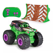 Monster Jam 6069772 Official Grave Digger Remote Control Monster Truck with Ramp
