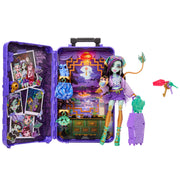 Mattel Monster High Skulltimate Secrets Jinafire Long Doll Playset with 19+ Travel-Themed Surprises and Luggage Case, JDR52