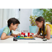 Matchbox HRY41 Playset, Action Drivers Farm Adventure with 1:64 Scale Tractor & 6 Accessories