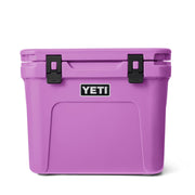 Yeti Roadie 32 Wheeled Cooler, Durable RotoMolded Polyethylene, Desert Bloom, 32 Quart, 10032450006