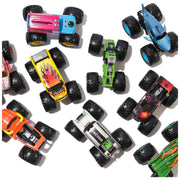 Spin Master Monster Jam Classroom Crusher 1:64 Scale Die-Cast Toy Truck with BKT Tires, Official 2025 Series