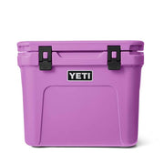 Yeti Roadie 32 Wheeled Cooler, Durable RotoMolded Polyethylene, Desert Bloom, 32 Quart, 10032450006
