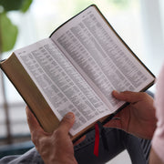 Thomas Nelson NKJV End-of-Verse Reference Bible, Personal Size, Large Print Comfort Print, Leathersoft Purple Cover, Red Letter Edition