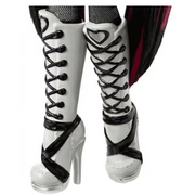 Mattel Monster High Draculaura Fashion Doll with Pet Bat and Two Movie Posters, Black and White Reel Drama Cinema Edition