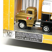 M2 Machines BBB6B598 Auto Haulers 1:64 Die-Cast 1957 COE & 1959 Dodge Trailer