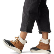 Sorel Out N About IV Chillz Insulated Waterproof Winter Boots for Ladies, Taffy/Black, 7M