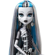 Mattel HKN29 Monster High Doll, Frankie Stein in Black and White