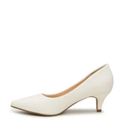 Kelly & Katie Women's White Ainsley Pumps, Size: 9 - Pointed Toe