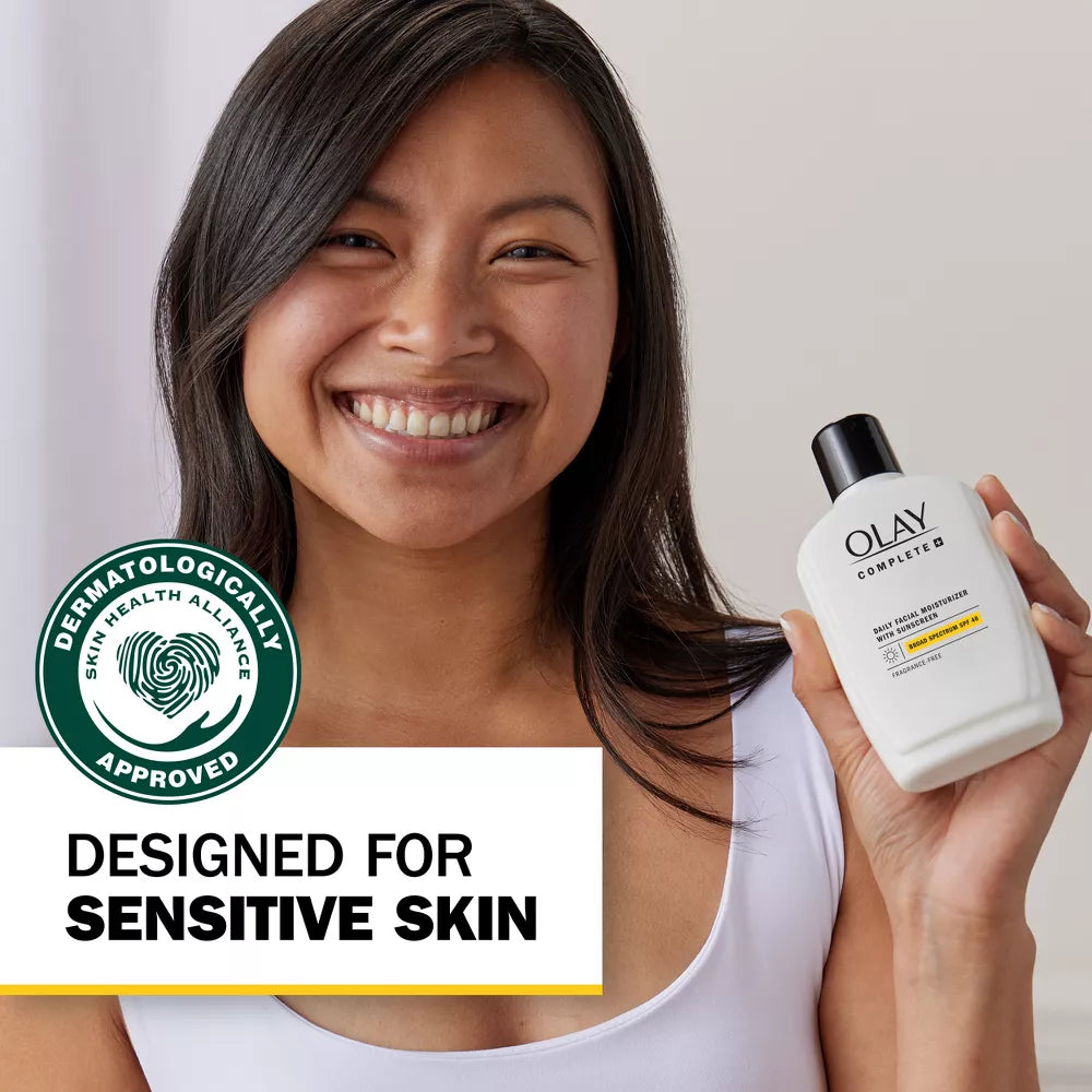 Olay Complete + Lotion with Sunscreen - SPF 40 - 6 Fluid Ounce – VIP Outlet