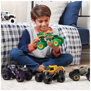 Spin Master Monster Jam Sparkle Smash Die-Cast Monster Truck, 1:24 Scale, Blue, Working Suspension, Rubber BKT Tires