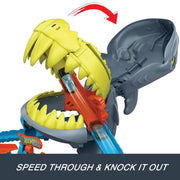 Mattel Hot Wheels City Shark Chomp Beach Playset with 1:64 Scale Die-Cast Vehicle, Pivoting Launcher, Figure-8 Stunt Track, Multicolor, JHL96
