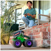 Spin Master Monster Jam Smash n Bash Grave Digger Remote Control Monster Truck, 1:15 Scale, 2.4 GHz, USB-C Rechargeable, Ages 4+