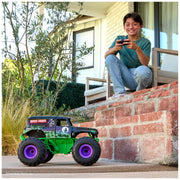 Spin Master Monster Jam Smash n Bash Grave Digger Remote Control Monster Truck, 1:15 Scale, 2.4 GHz, USB-C Rechargeable, Ages 4+