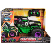 Spin Master Monster Jam Smash n Bash Grave Digger Remote Control Monster Truck, 1:15 Scale, 2.4 GHz, USB-C Rechargeable, Ages 4+